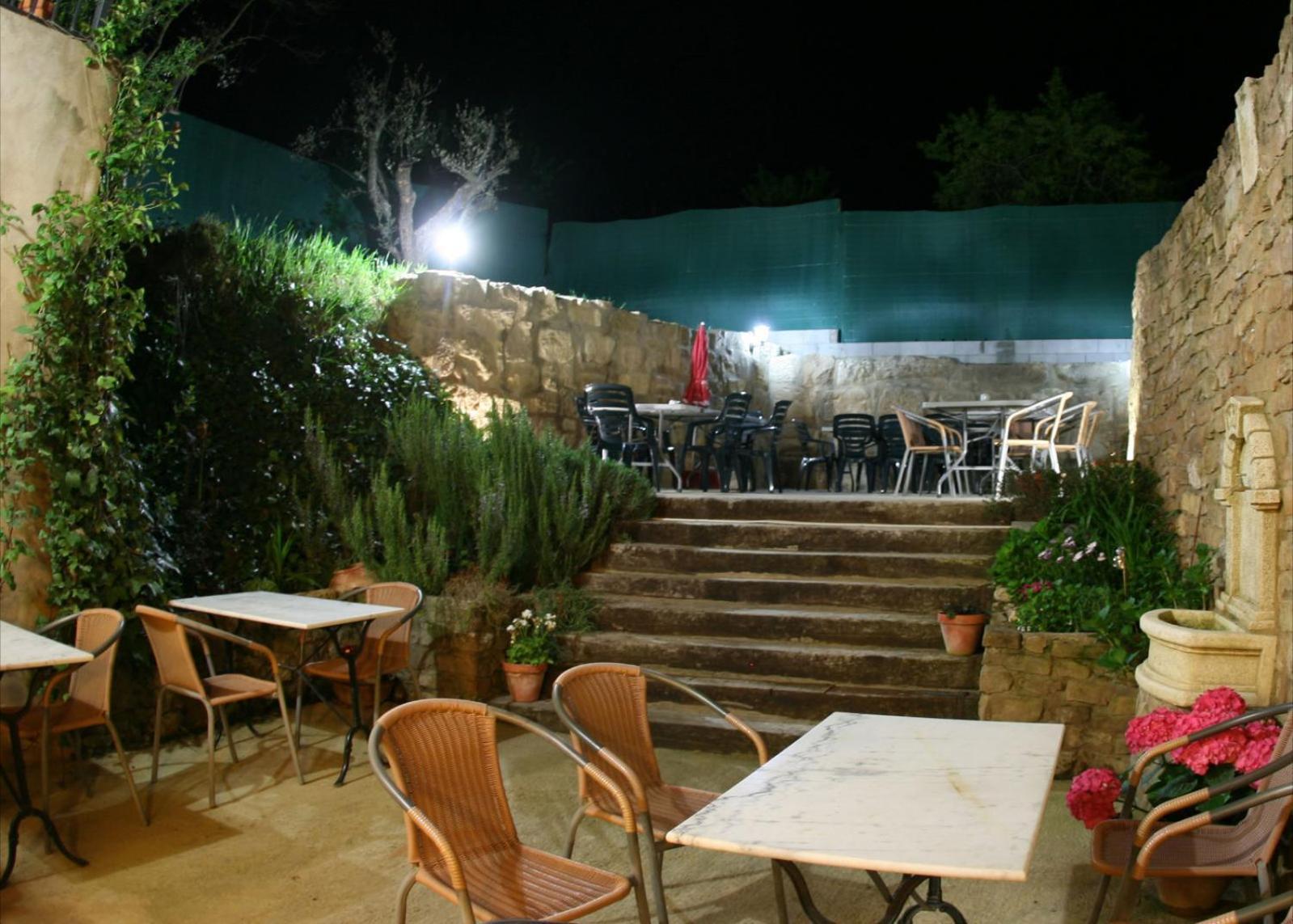 Hostal La Fuente Buera Bagian luar foto