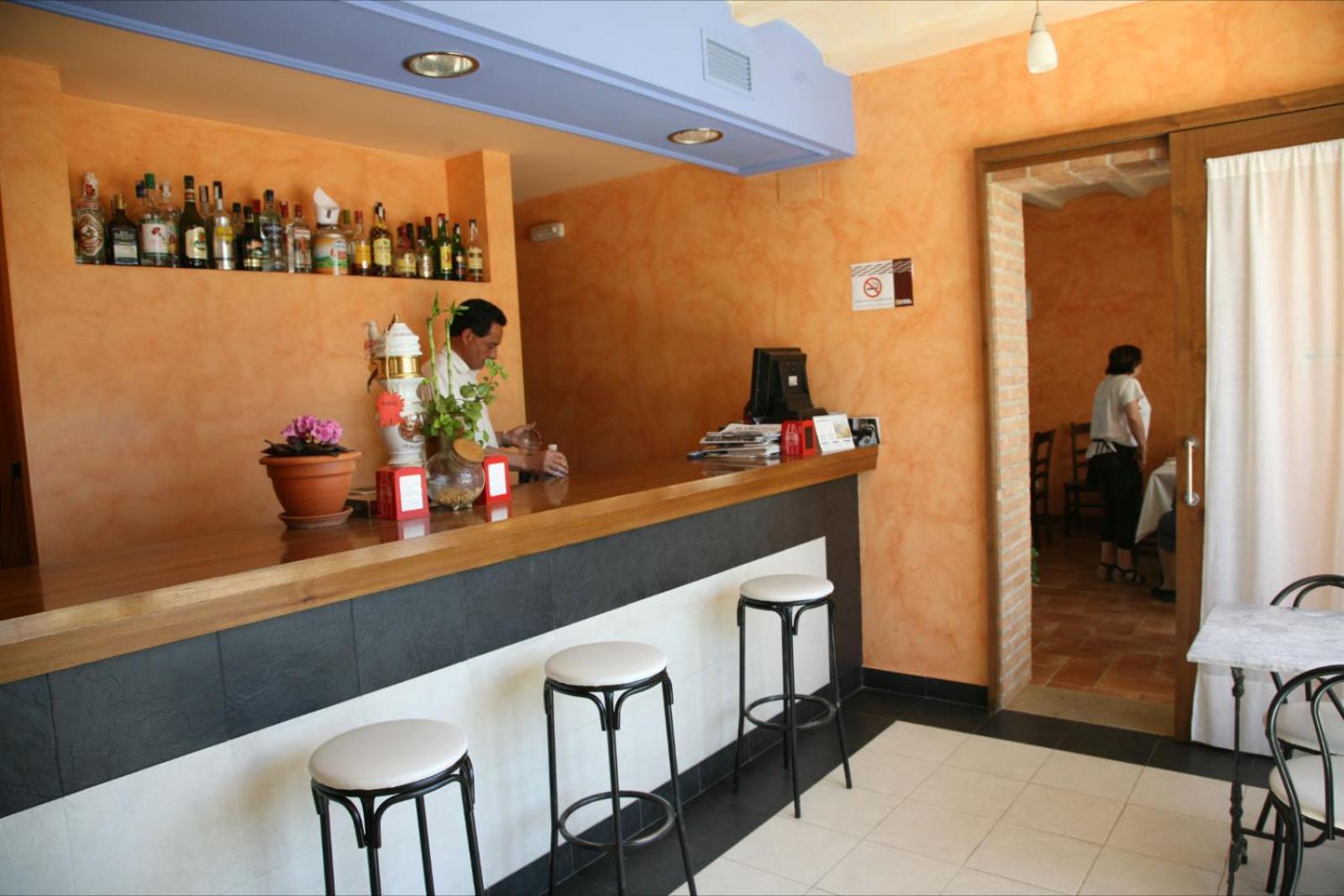 Hostal La Fuente Buera Bagian luar foto