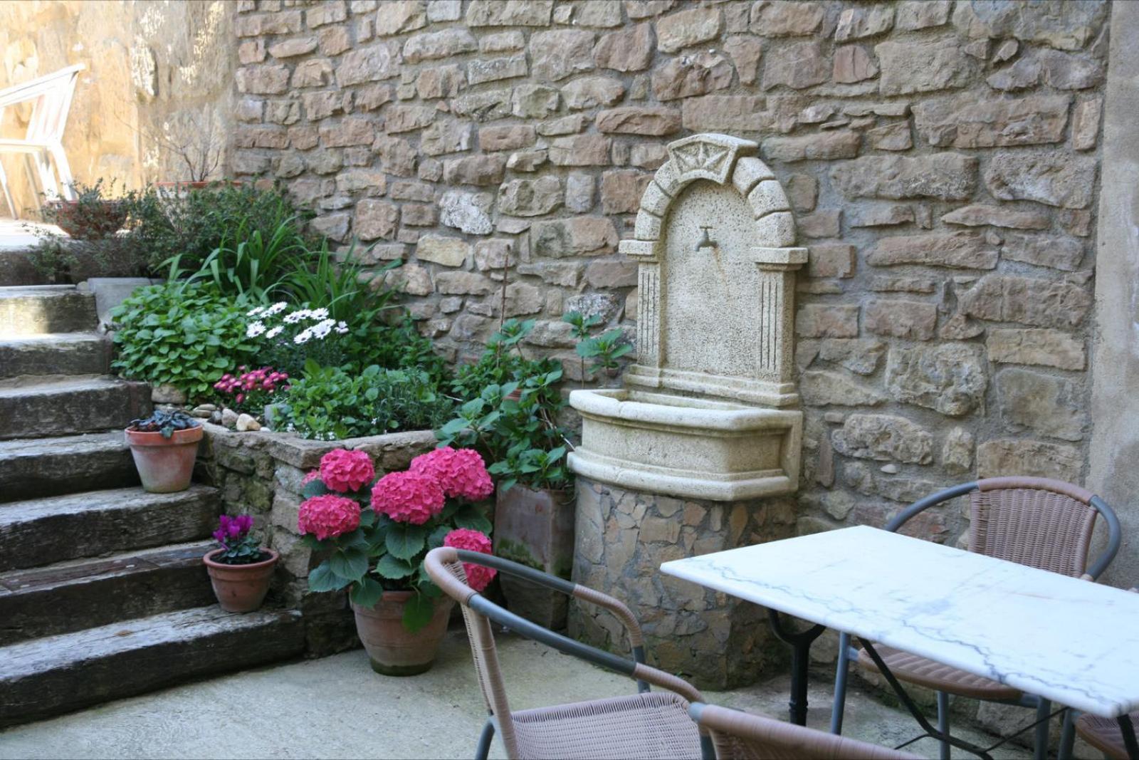 Hostal La Fuente Buera Bagian luar foto